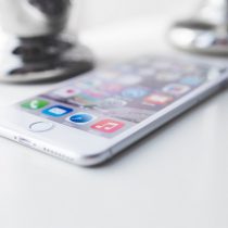 Najnowszy iOS usprawnia starsze iPhone-y