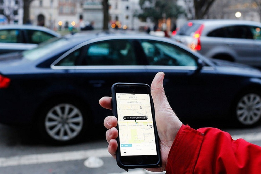 Uber śledzi swoich klientów po zakończeniu kursu