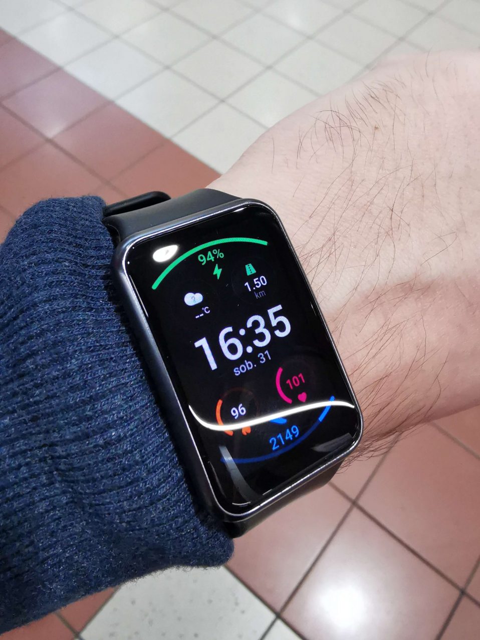 Как поставить свое фото на huawei watch fit