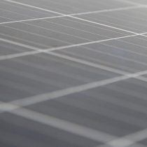 Powerbank solarny – na jakie elementy zwrócić uwagę przy zakupie?