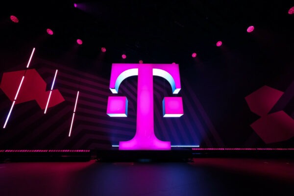T-Mobile logo 2022