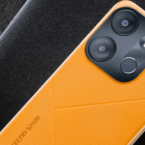 2 telefony Tecno Spark w nowym kolorze Skin Orange