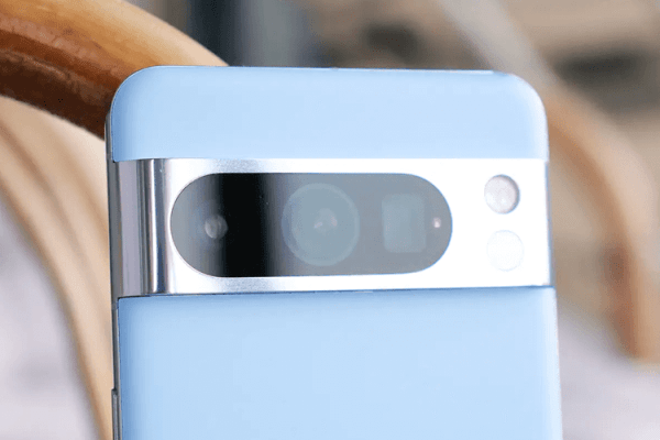 Grafika przedstawiająca telefon Google Pixel 8 Pro w niebieskim kolorze