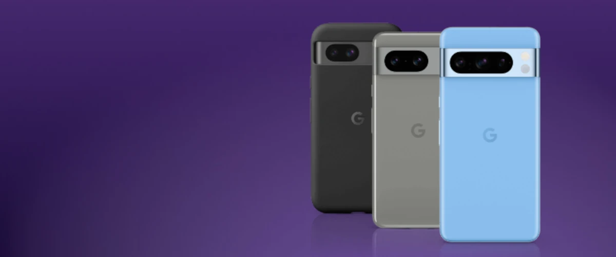 grafika firmy Play przedstawiająca smartfona Google Pixel w Play w 3 wersjach kolorystycznych