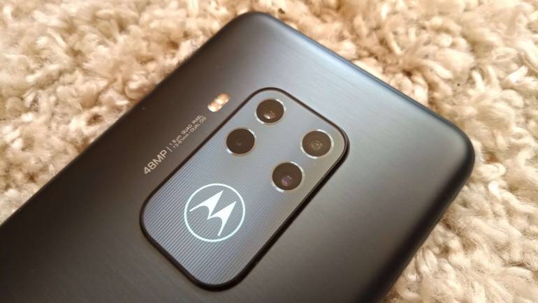 Motorola One Zoom test