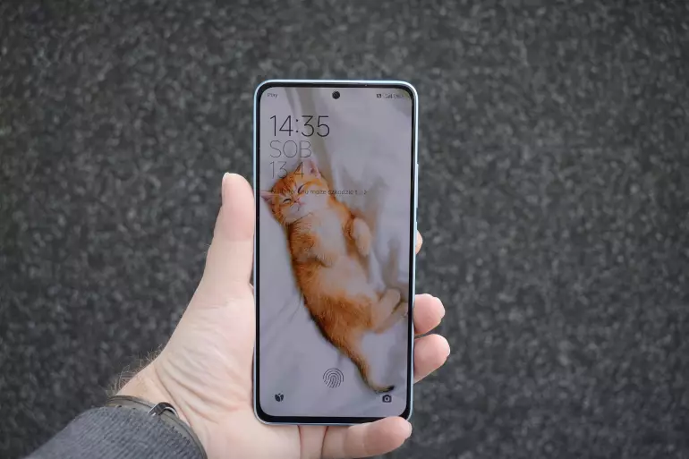 zdjęcie przedstawiające smartfona Xiaomi Redmi Note 13 4G