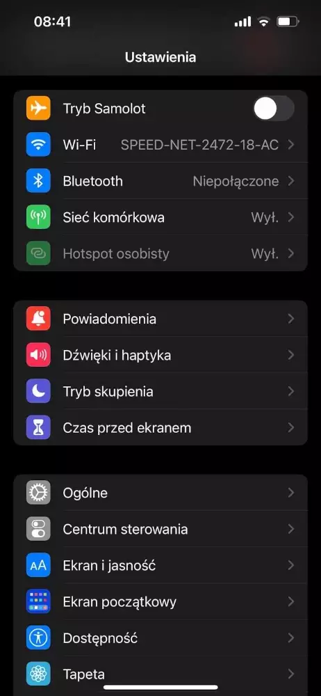 screenshot przedstawiający jak wyłączyć Internet w telefonie z iOS