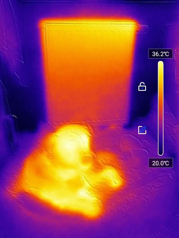 zdjęcie przedstawiające możliwości kamery termowizyjnej smartfona HAMMER Construction 2 Thermal 5G