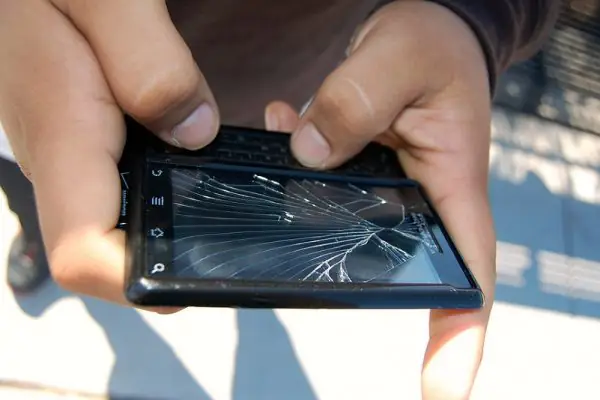 Zniszczony telefon