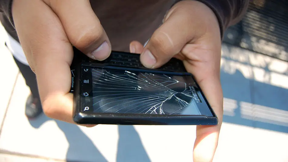 Zniszczony telefon