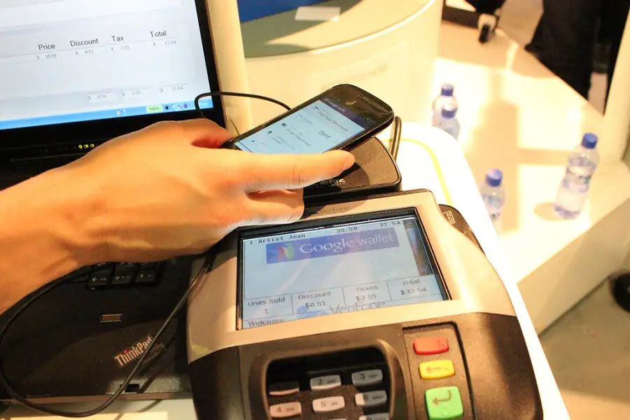 10 procent e-transakcji dokonujemy telefonem komórkowym