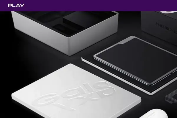 Galaxy Fold w Play