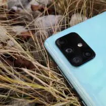 Atrakcyjny średniak Samsung Galaxy A71 z dobrym audio – recenzja