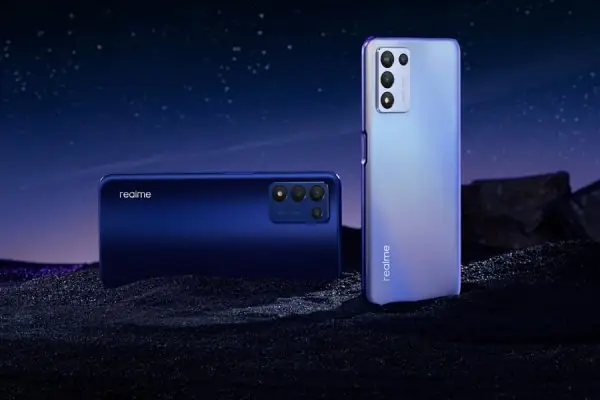 realme-Q3s series