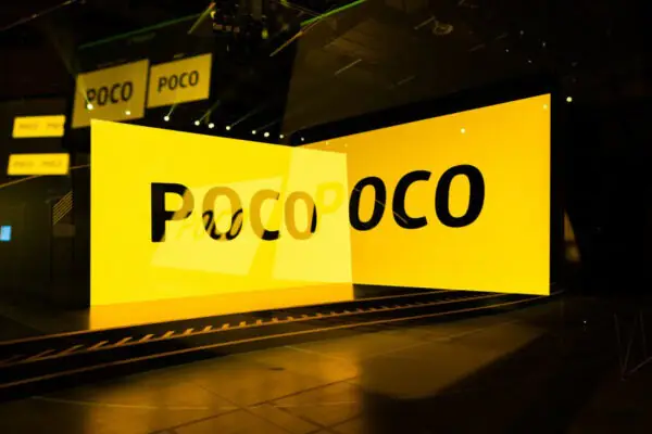 POCO targi MWC 2022