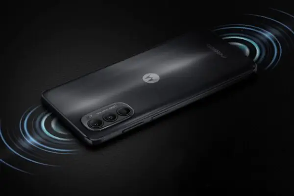 grafika przedstawiająca telefon Motorola G52