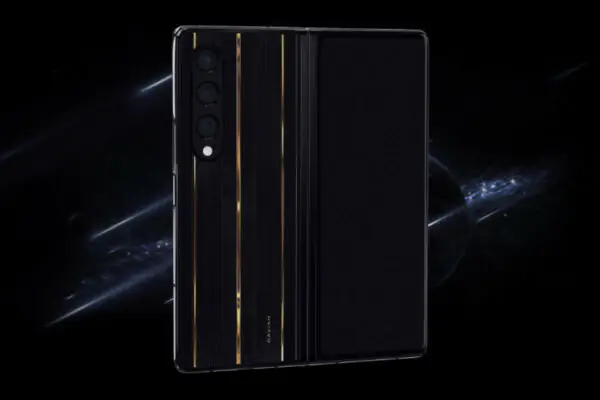 Samsung Galaxy Z Fold4 Golden Meteor