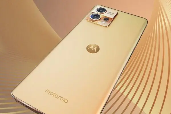 grafika przedstawiająca telefon Motorola Edge 30 Fusion