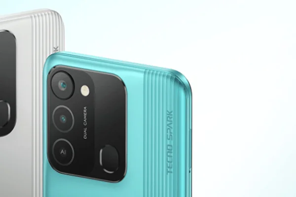 grafika przedstawiająca smartfona Tecno Spark 8C