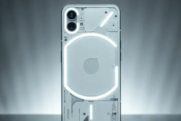 grafika przedstawiająca smartfona Nothing Phone 2