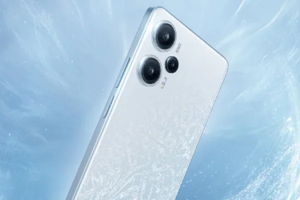 grafika prezentująca telefon POCO F5 5G