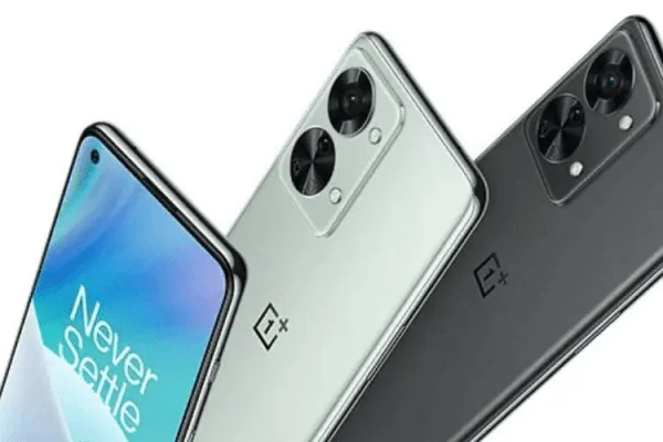 Grafika przedstawiająca smartfony OnePlus w dwóch kolorach wraz z hasłem przewodnim