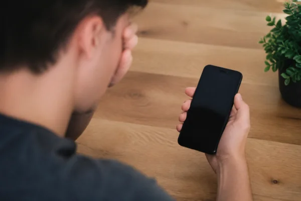 Telefon nie chce się włączyć - co zrobić? 5 głównych przyczyn