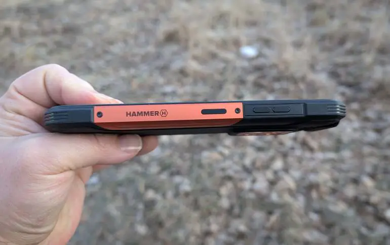 zdjęcie przedstawiające smartfona HAMMER Construction 2 Thermal 5G
